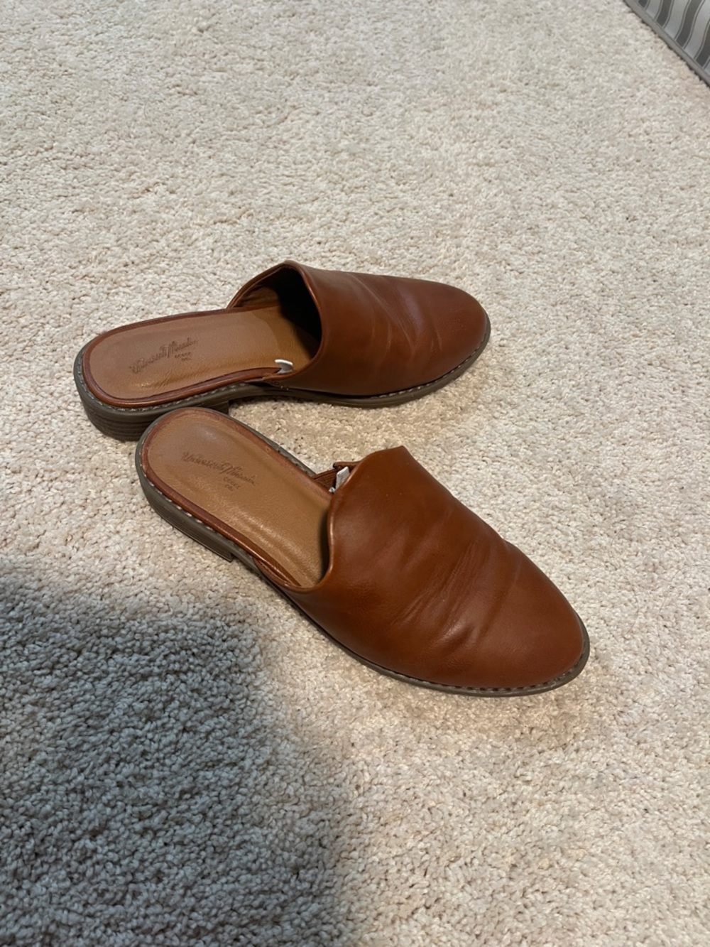 Universal Thread Women's Brown Leather Slip-On Mules